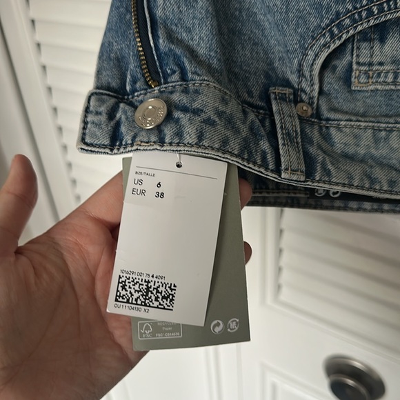 NWT H&M 90s Baggy High Waisted Jeans - Picture 4 of 7